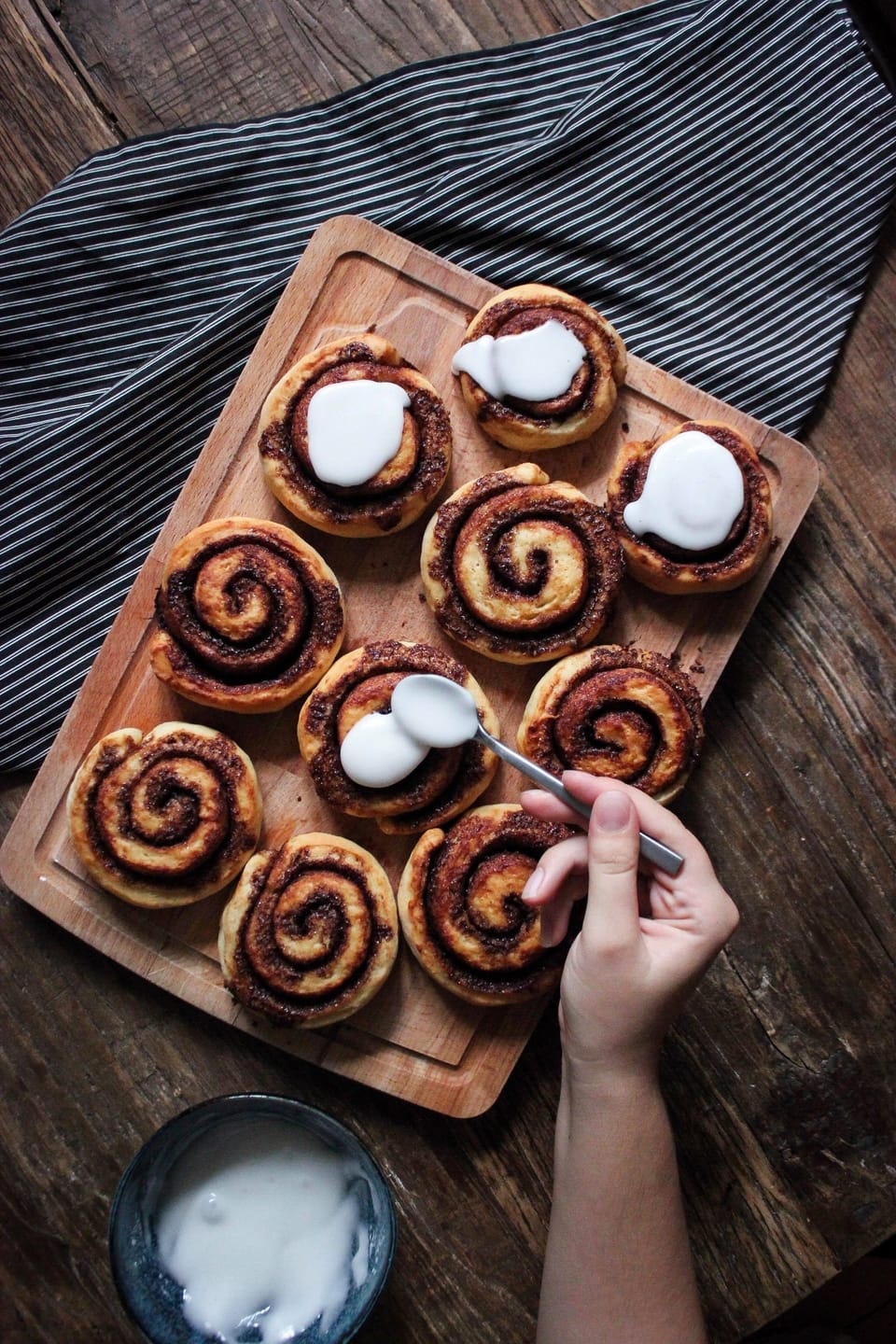 CINNAMON ROLLS 
