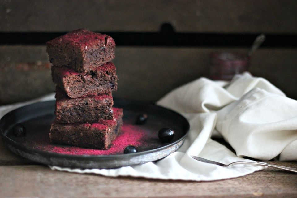 BLACK CURRANT BROWNIE