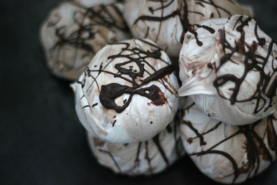 CHOCOLATE MERINGUE