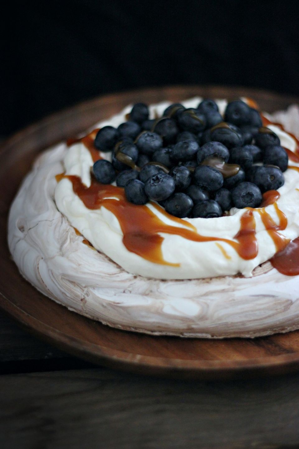 CHOKOLADE OG KARAMEL PAVLOVA