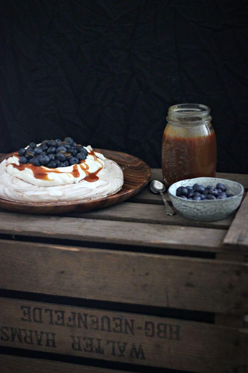 CHOKOLADE OG KARAMEL PAVLOVA