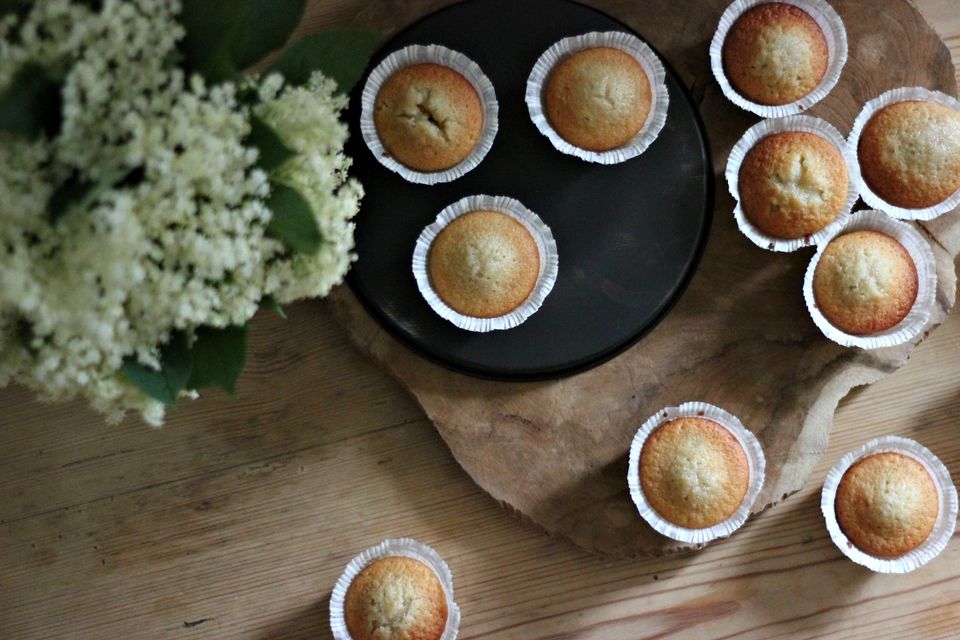 ELDERFLOWER CUPCAKES WITH LEMON MERINGUE FROSTING