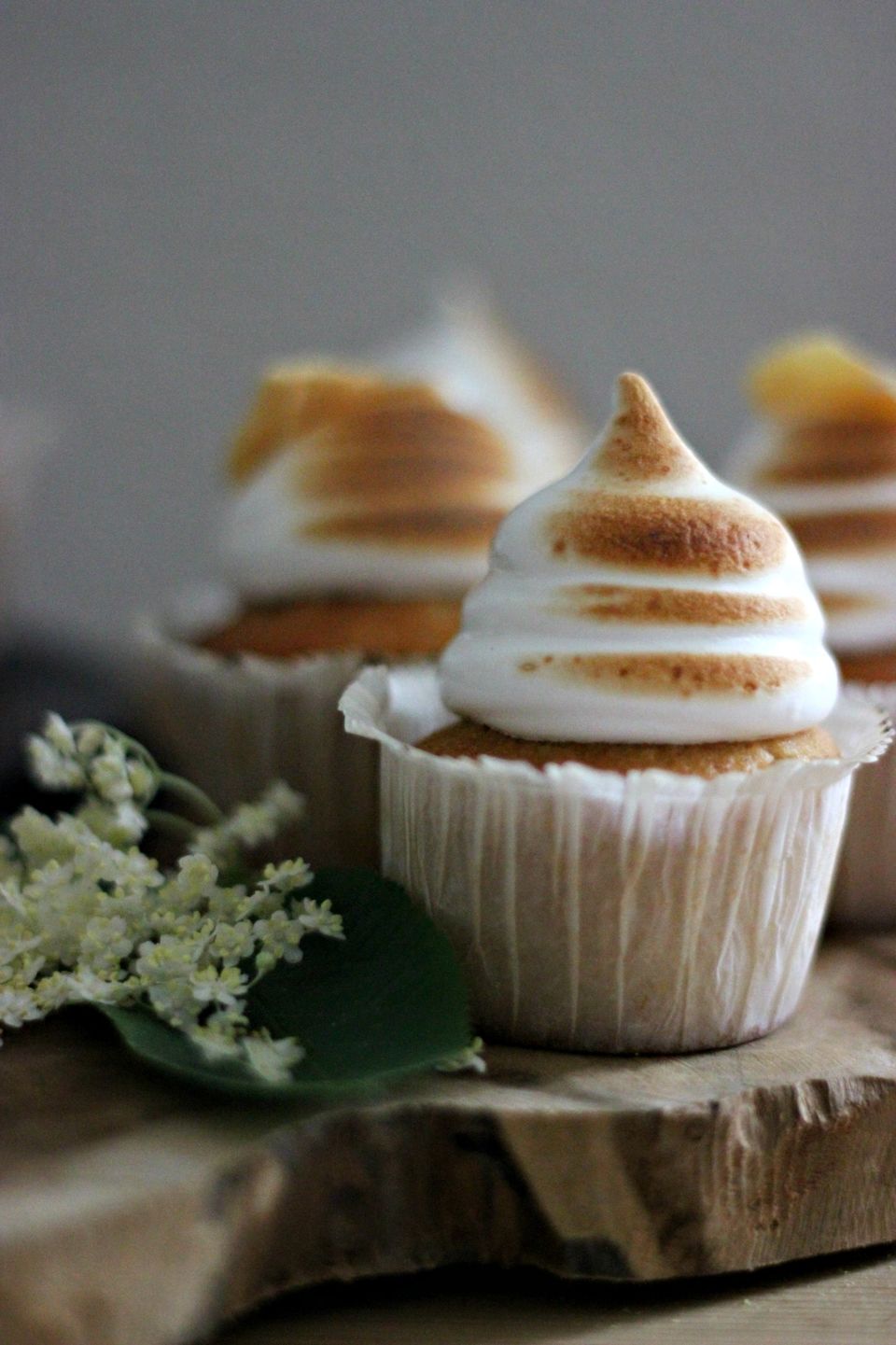 ELDERFLOWER CUPCAKES WITH LEMON MERINGUE FROSTING