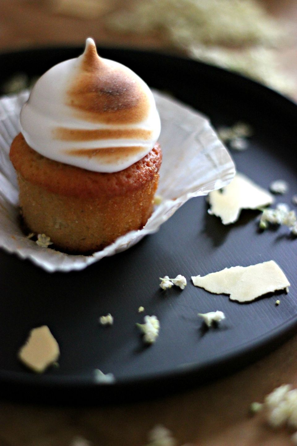 ELDERFLOWER CUPCAKES WITH LEMON MERINGUE FROSTING
