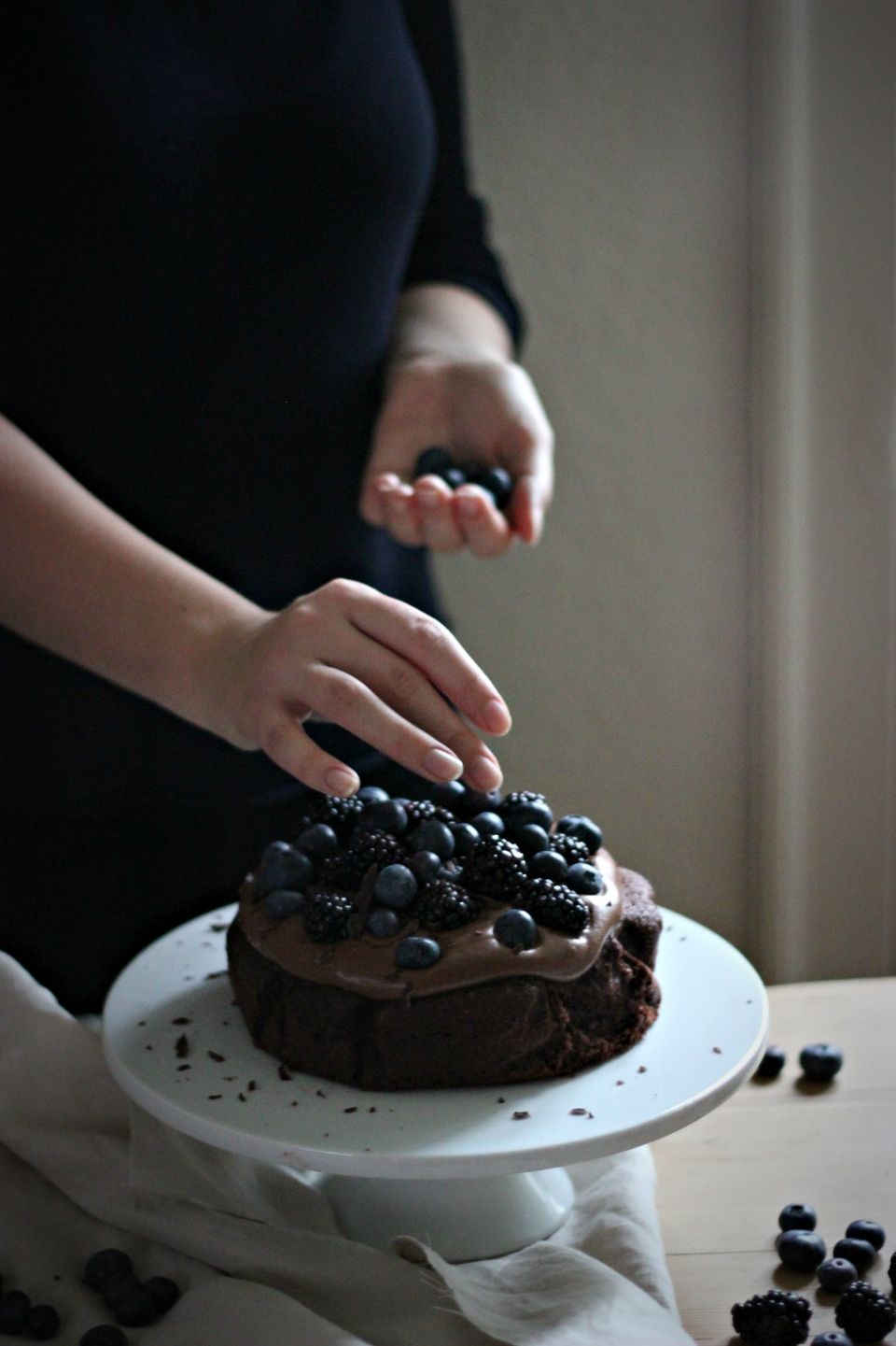GLUTEN FREE CHOCOLATE CAKE WITH BERRIES