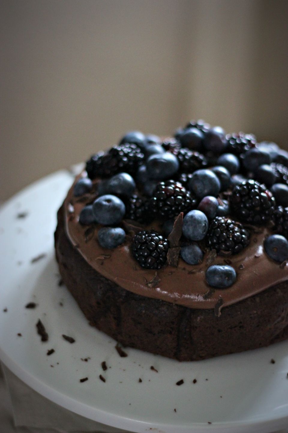 GLUTEN FREE CHOCOLATE CAKE WITH BERRIES