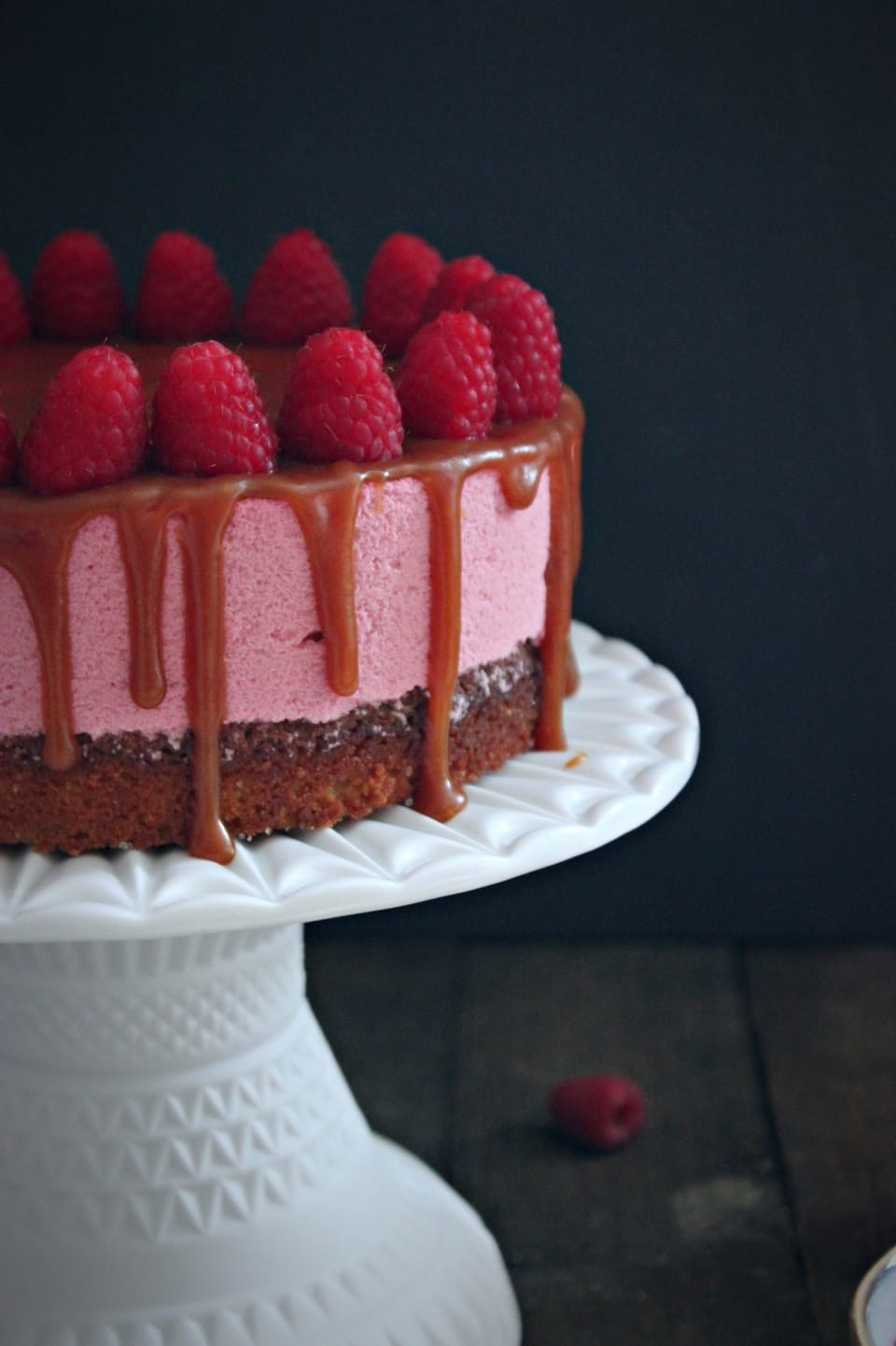 RASPBERRY CAKE WITH SALTED CARAMEL