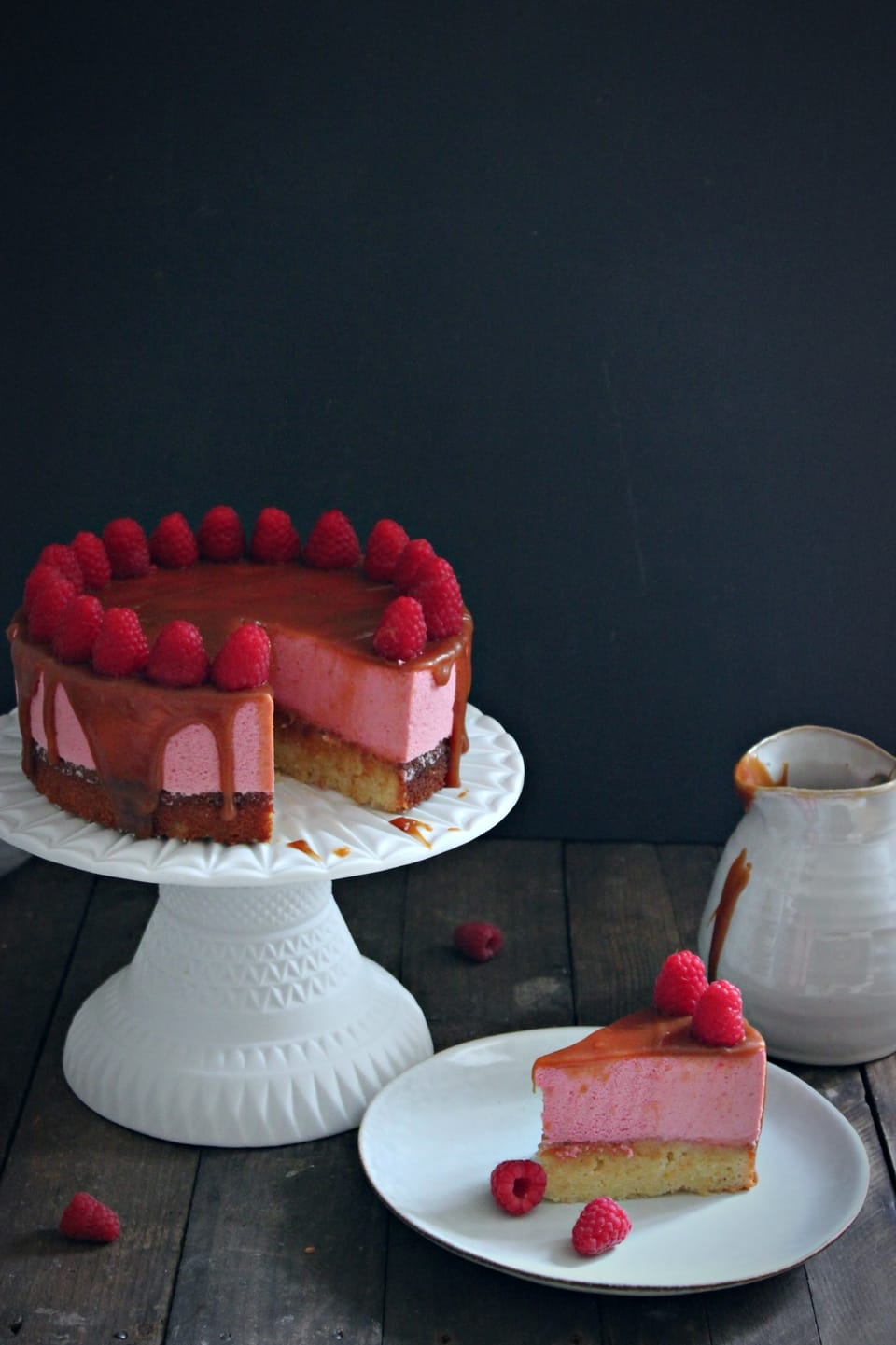 RASPBERRY CAKE WITH SALTED CARAMEL