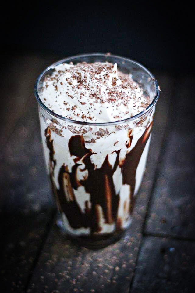 VANILLA MILKSHAKE WITH CHOCOLATE SAUCE