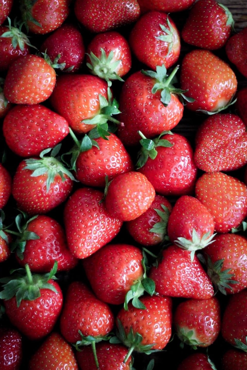 ALMOND RHUBARB CAKE WITH FRESH STRAWBERRIES