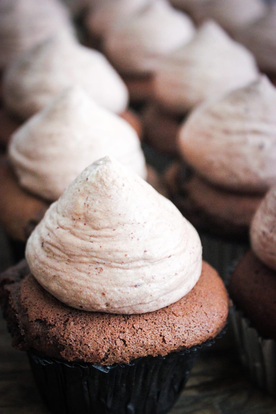CHOCOLATE CUPCAKES WITH BERRIES